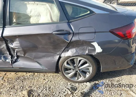 2021 Honda Clarity Plug-In Hybrid z USA, uszkodzony, nr VIN JHMZC5F14MC000730